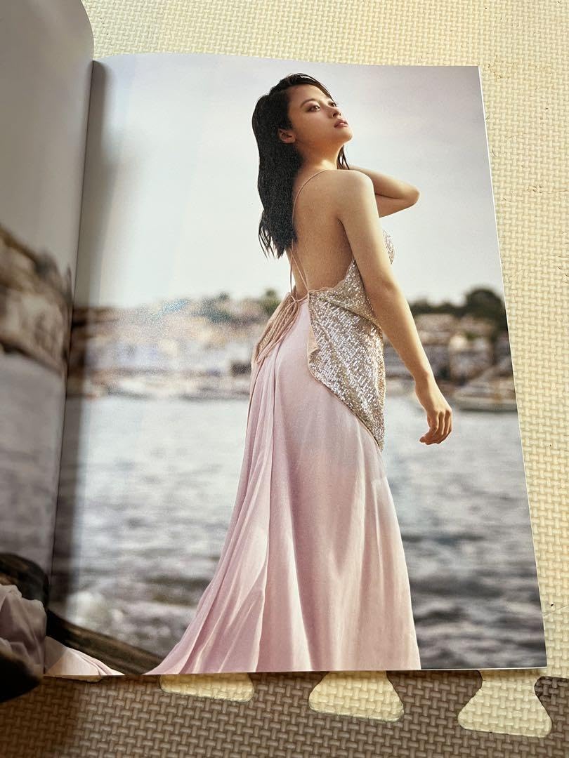 Amazon.co.jp: 橋本環奈写真集セット : おもちゃ