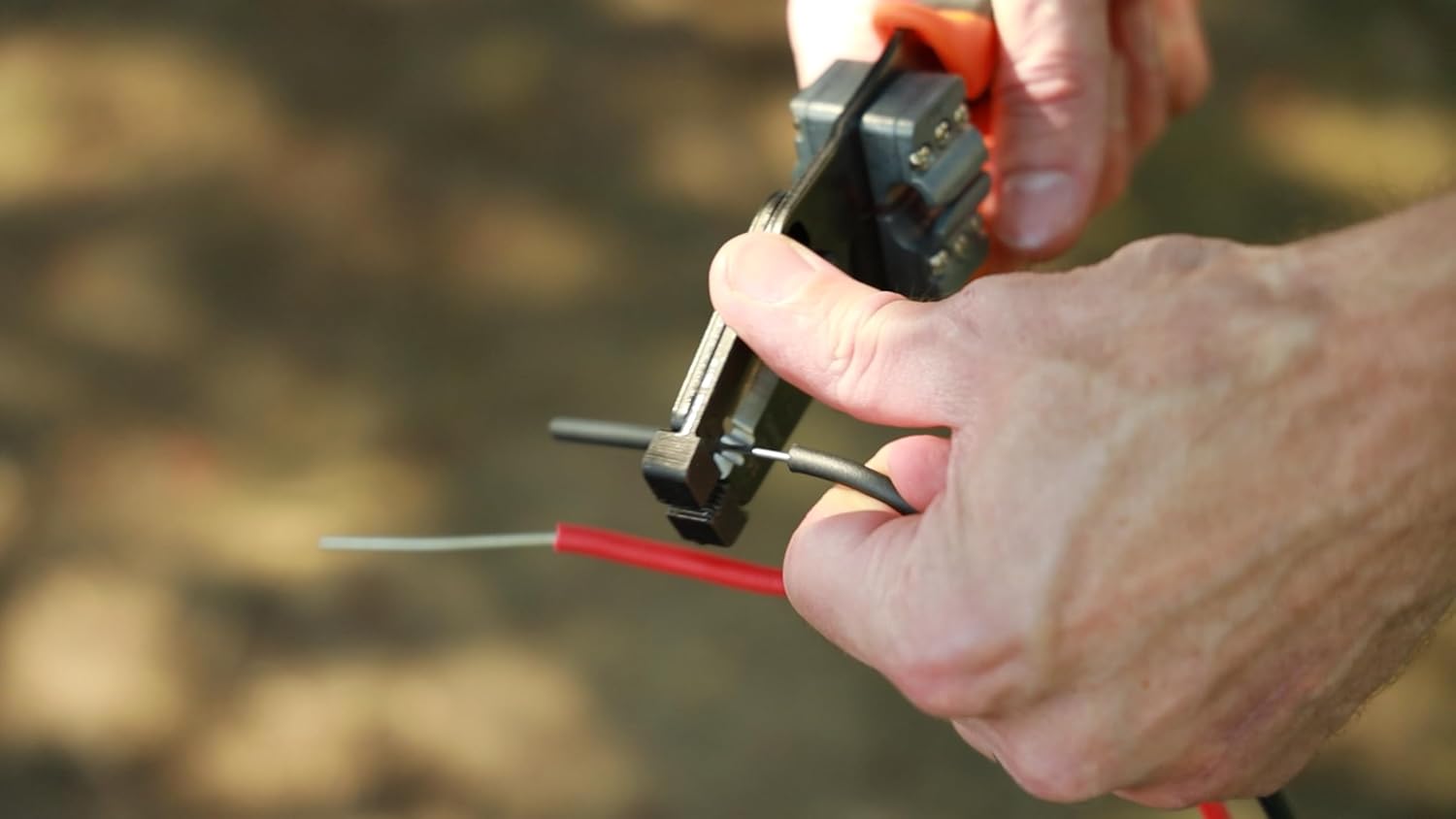 TEMPO PA1140 2-Wire Slitter, All-in-One Irrigation Stripper, Cuter, Twister - 12/14 AWG Copper MAXI Cable – Durable Ergonomic Handles for Field Use