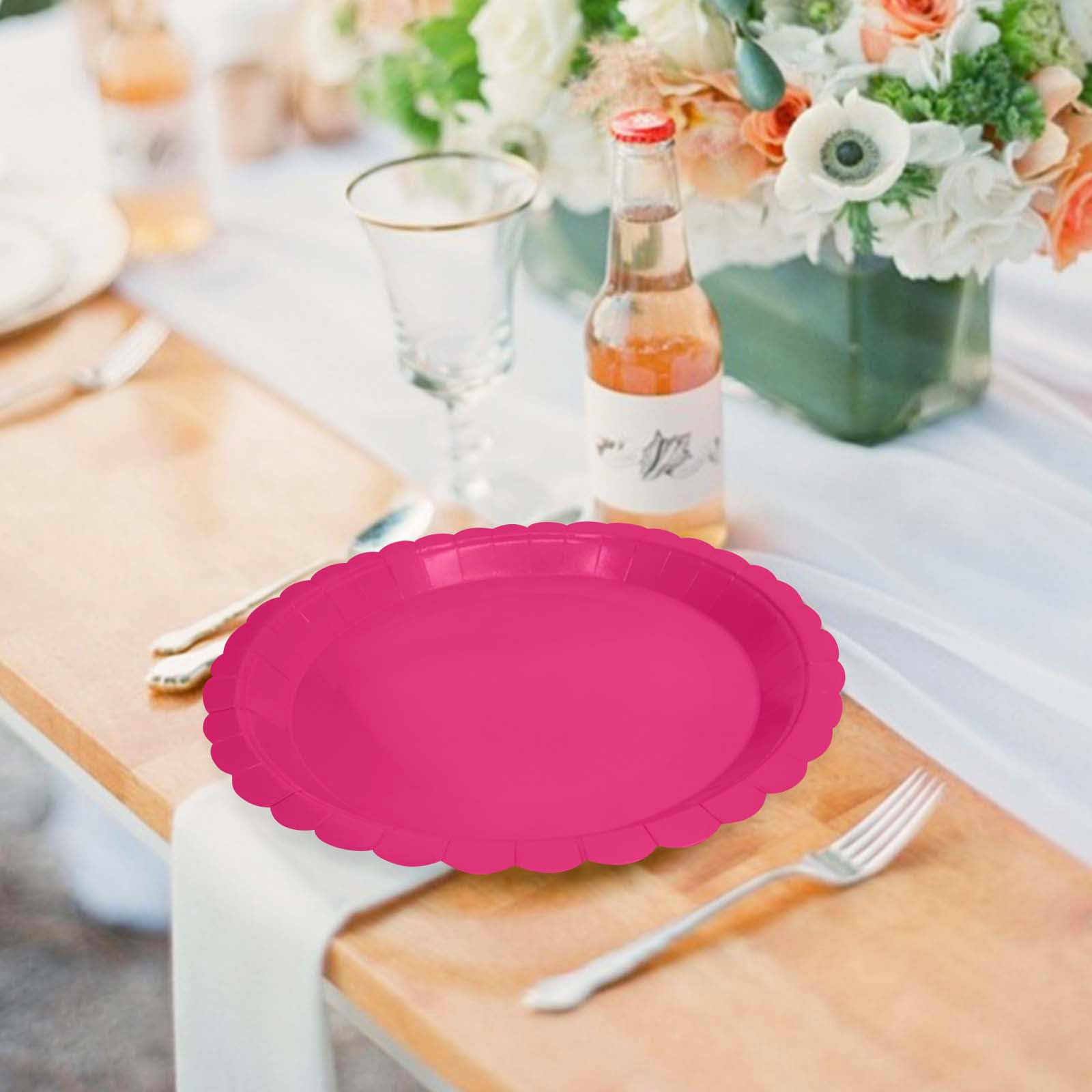 Lot de 50 assiettes en carton festonnées jetables rose vif de 17,8 cm pour mariage, fête prénatale, fête d'anniversaire, assiettes à dessert jetables