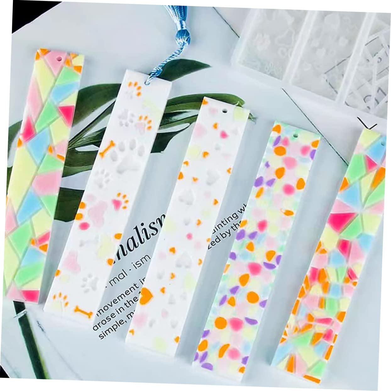 LIFKOME 4 Ensembles Moule à Signet Silicone Non Adhésif DIY avec Glands de Formes pour Artistiques Résine Époxy et Accessoires de Fournitures Scolaires