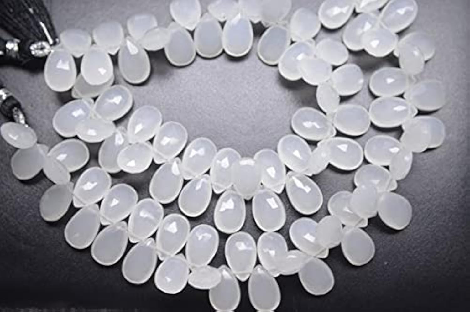 Perles chalcédoine 9x14mm poire LKBEADS pour fabriquer des bijoux de mariage élégants et épurés