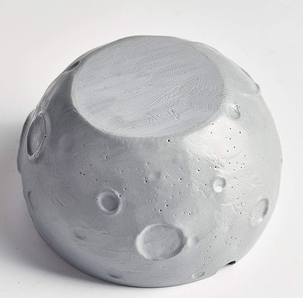 Embossed Astronaut Moon Resin Ashtray Ornament with Lid