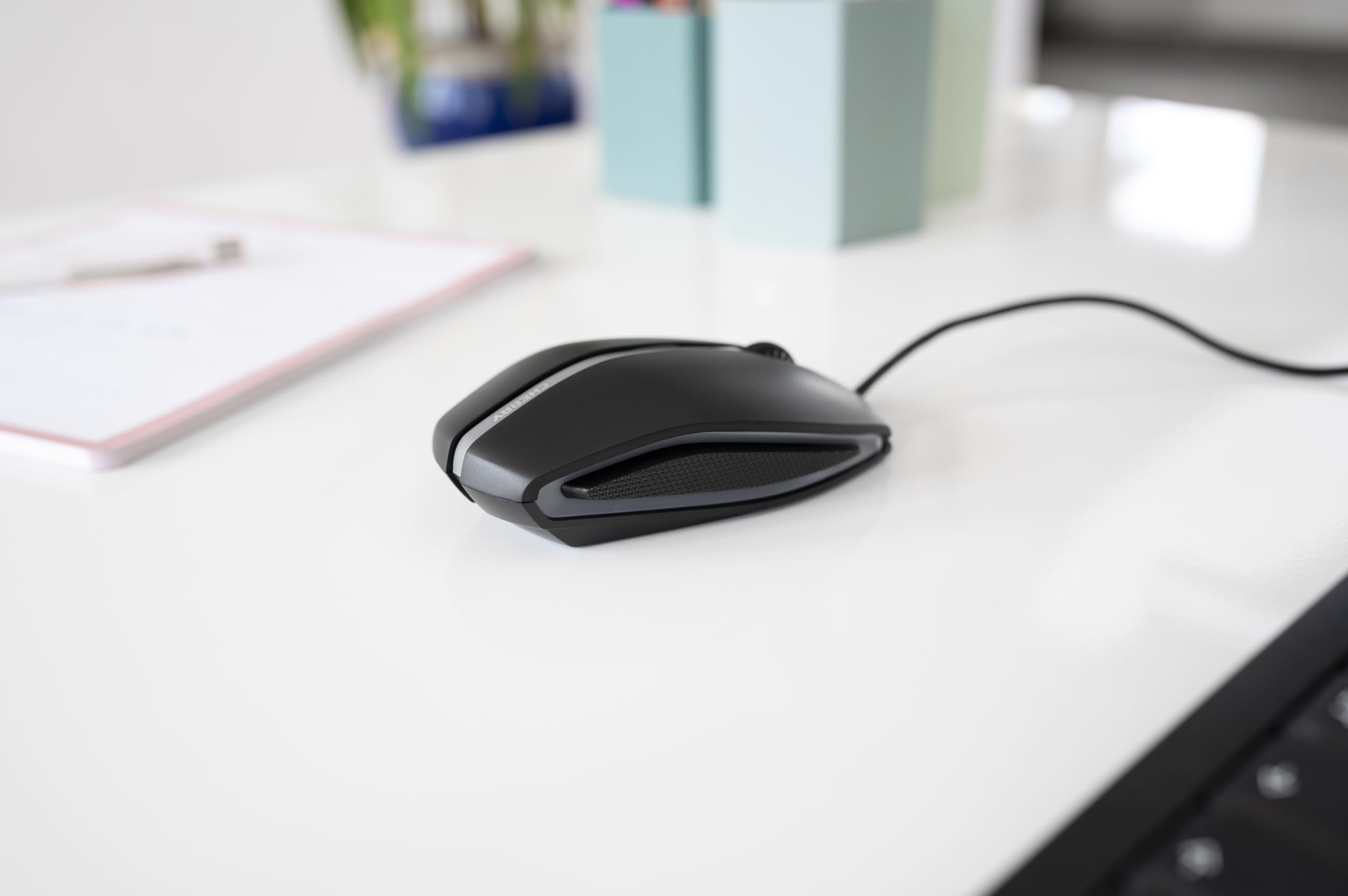 CHERRY GENTIX Corded Optical Mouse, przewodowa mysz z 3 przyciskami i czujnikiem optycznym o wysokiej rozdzielczości 1000 dpi, odpowiednia dla użytkowników prawo- i leworęcznych, gumowane boki, czarna