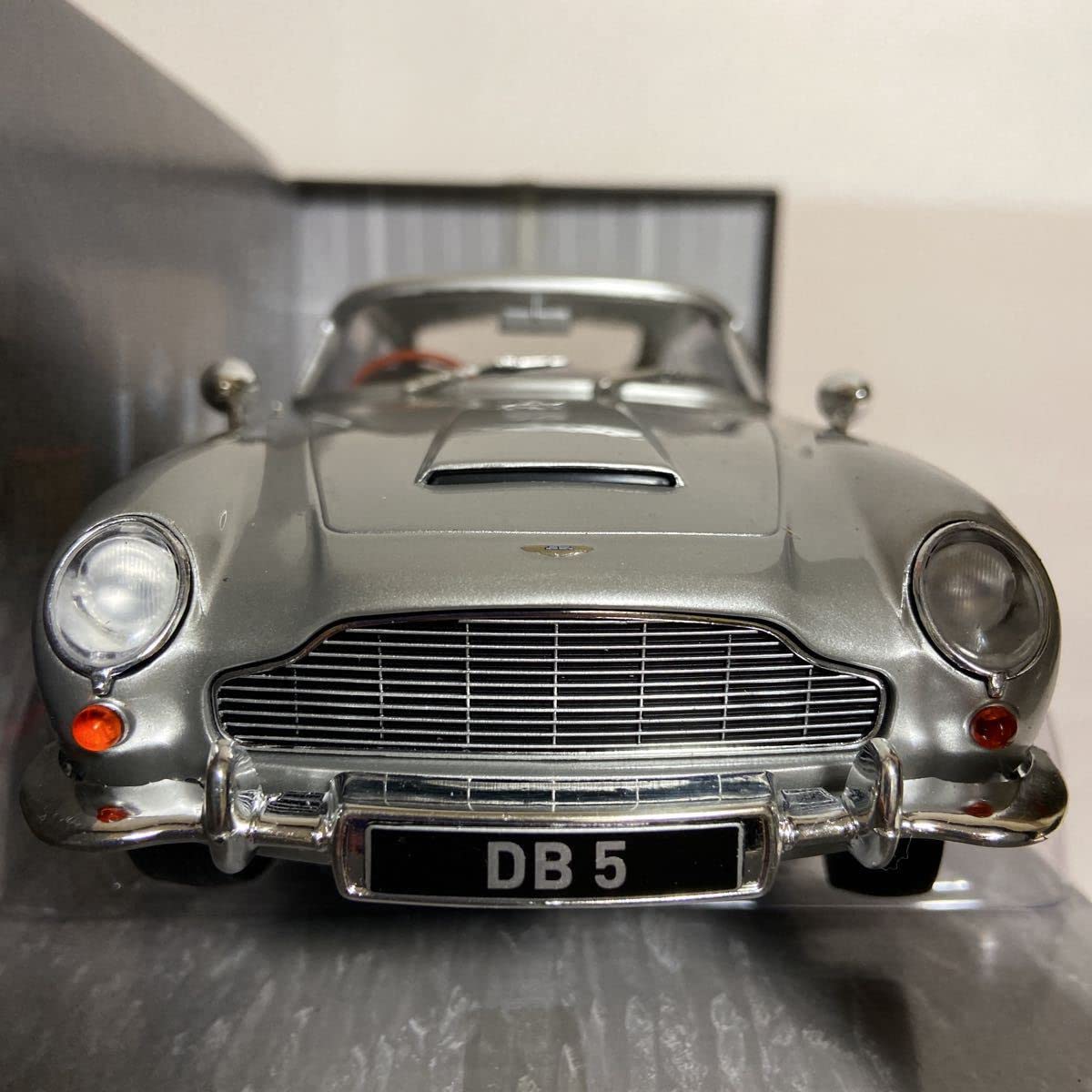 Amazon | ソリド／SOLiDO：1/18 アストンマーチン／ASTON MARTIN DB5