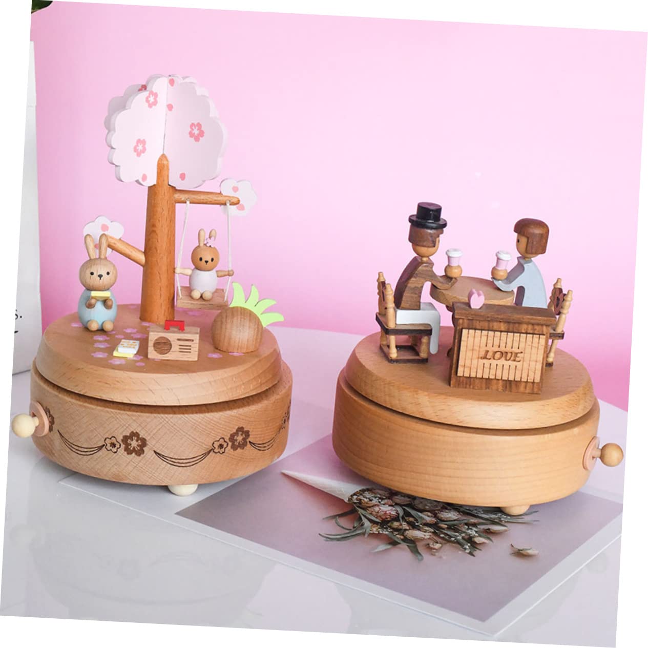 ULTECHNOVO Boîte à Musique Lapin pour Pâques Décoration Intérieure Bois Cadeau Musical avec Motif Imprimé