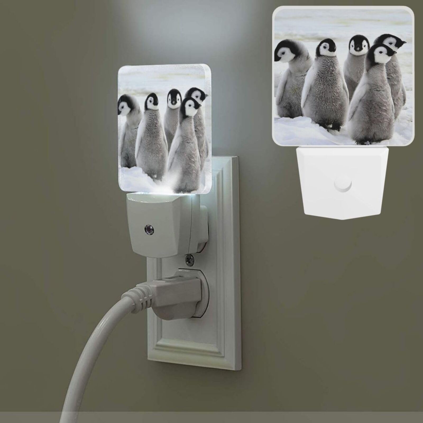 Emperor Penguin Night Light Plug into Wall, LED Night Light with Dusk-to-Dawn Light Sensor 0.5W Nightlights Plug in Lamp for Hallway, Bedroom, Bathroom