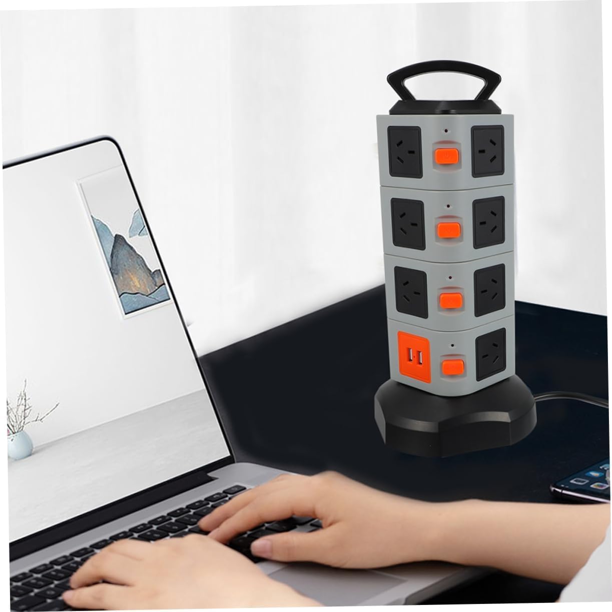 Multipresa con Protezione da Sovratensione, Dotata di 15 Prese E 2 Porte USB, Design Robusto per Dispositivi Elettronici Ed Elettrodomestici - Ideale per Casa, Ufficio E Gaming.