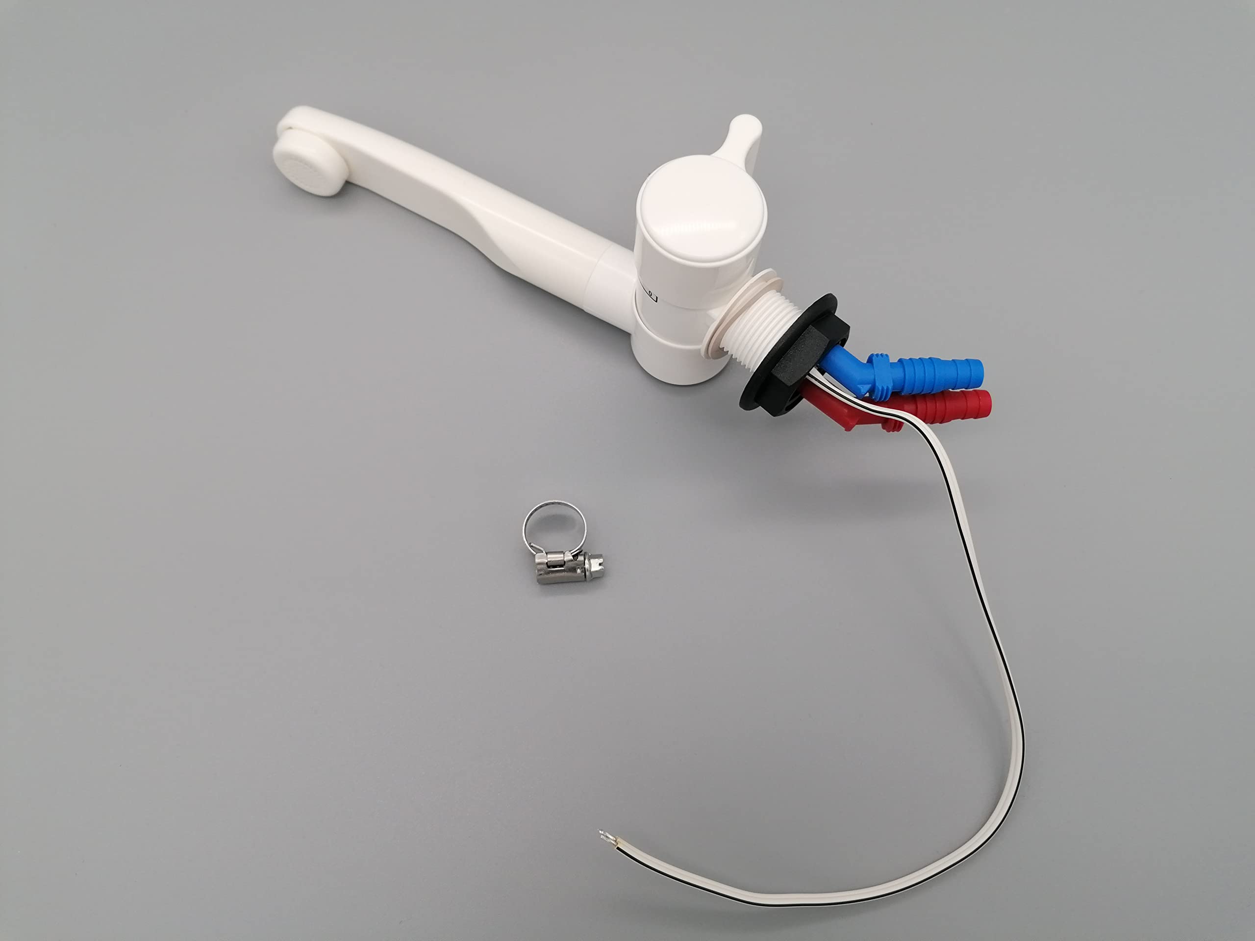 CR-MOESANCO® Grifo 12V Caravana Mezclador Agua Fría y Caliente con 2 Abrazaderas Inox | Grifo Camper Abatible Completo para Furgoneta, Autocaravana y Barco | Altura 4cm, Orificio 27mm, Blanco