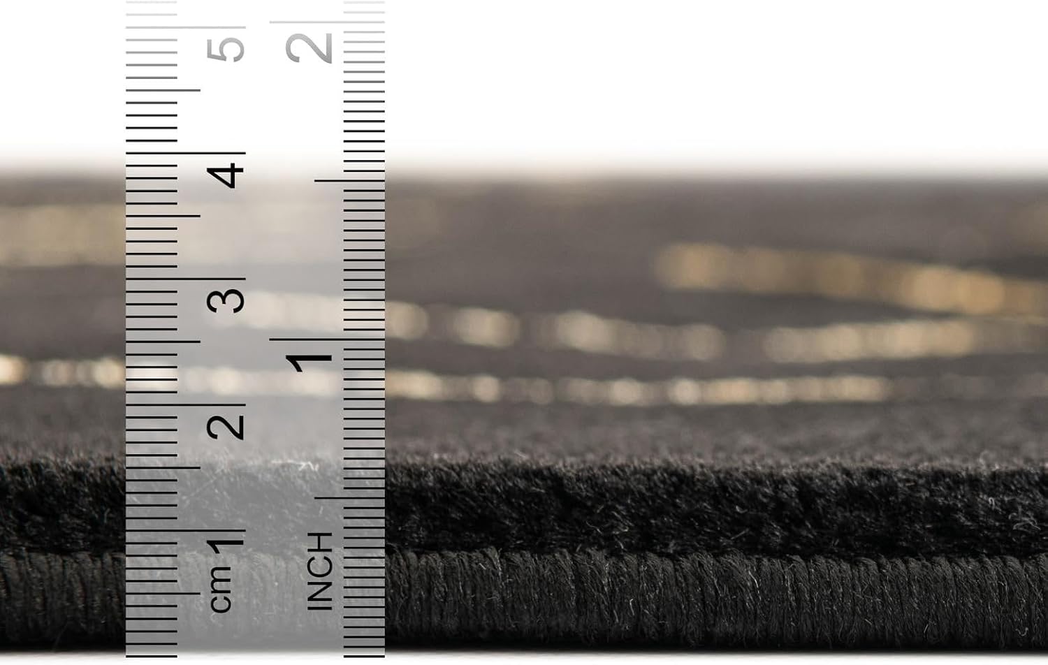 Rugs.com Glam Collection Rug – 6 Ft Round Black and Gold Medium-Pile Rug Perfect for Kitchens, Dining Rooms