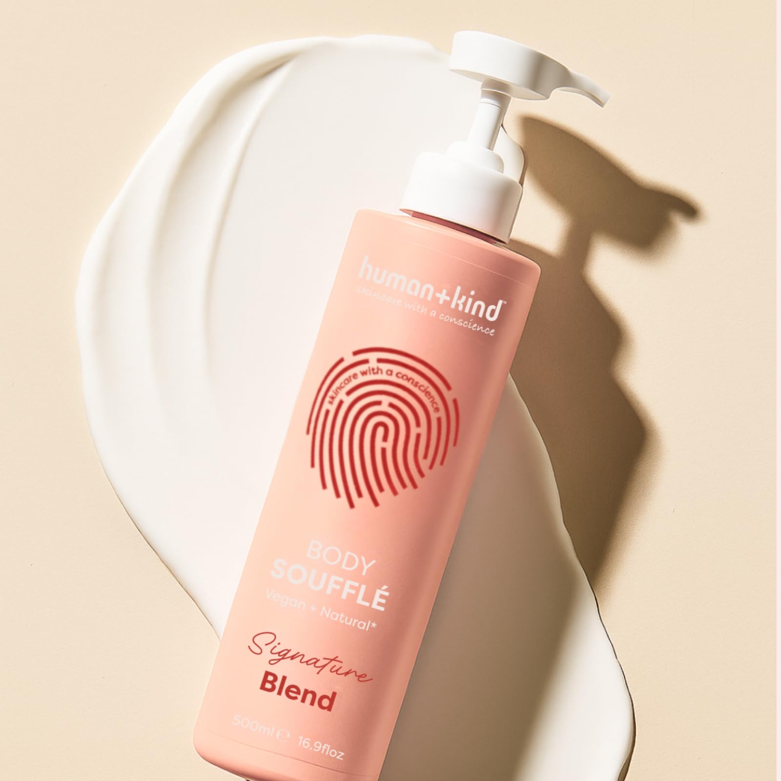 Human+Kind - Body Souffle - Lecht Schlagsahne-Feuchtigkeitscreme schnell ein - idealny do trockene oder zu ekzemen tendencyjnych Haut - natürliche, vegan Hautpflege - Flasche o pojemności 500 ml.