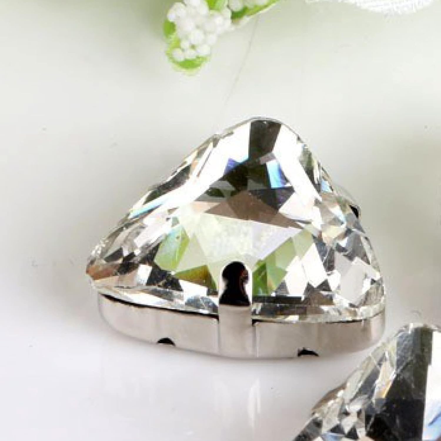 przyszyć dżetów, 18 mm 50 szt./opakowanie Szklane kryształki w kształcie trójkąta z pazurkami, metalowa podstawa, klamra, kryształowy kamień, diament(Aquamarine)