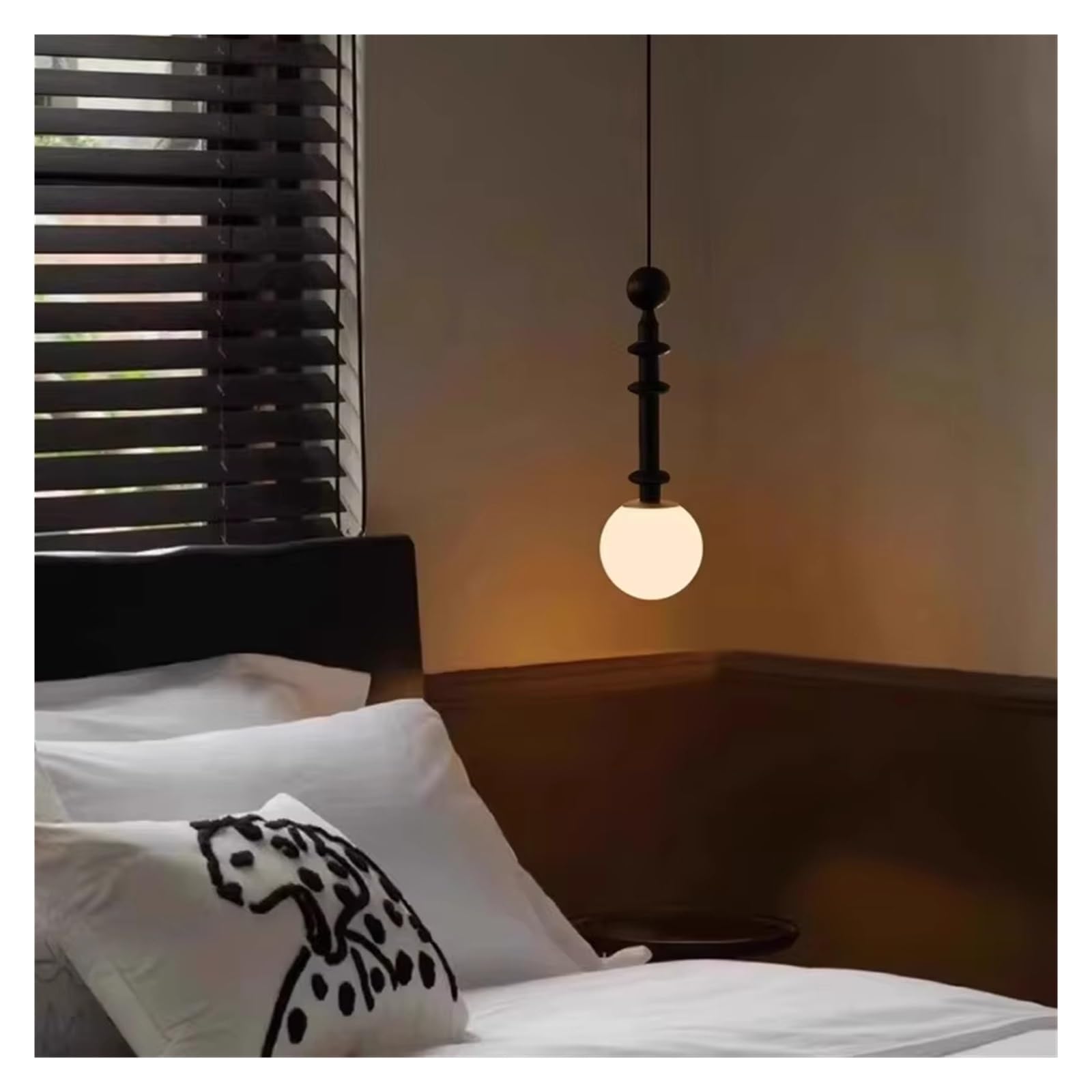 Lampe suspendue LED en bois massif pour illuminer chaleureusement votre salle à manger