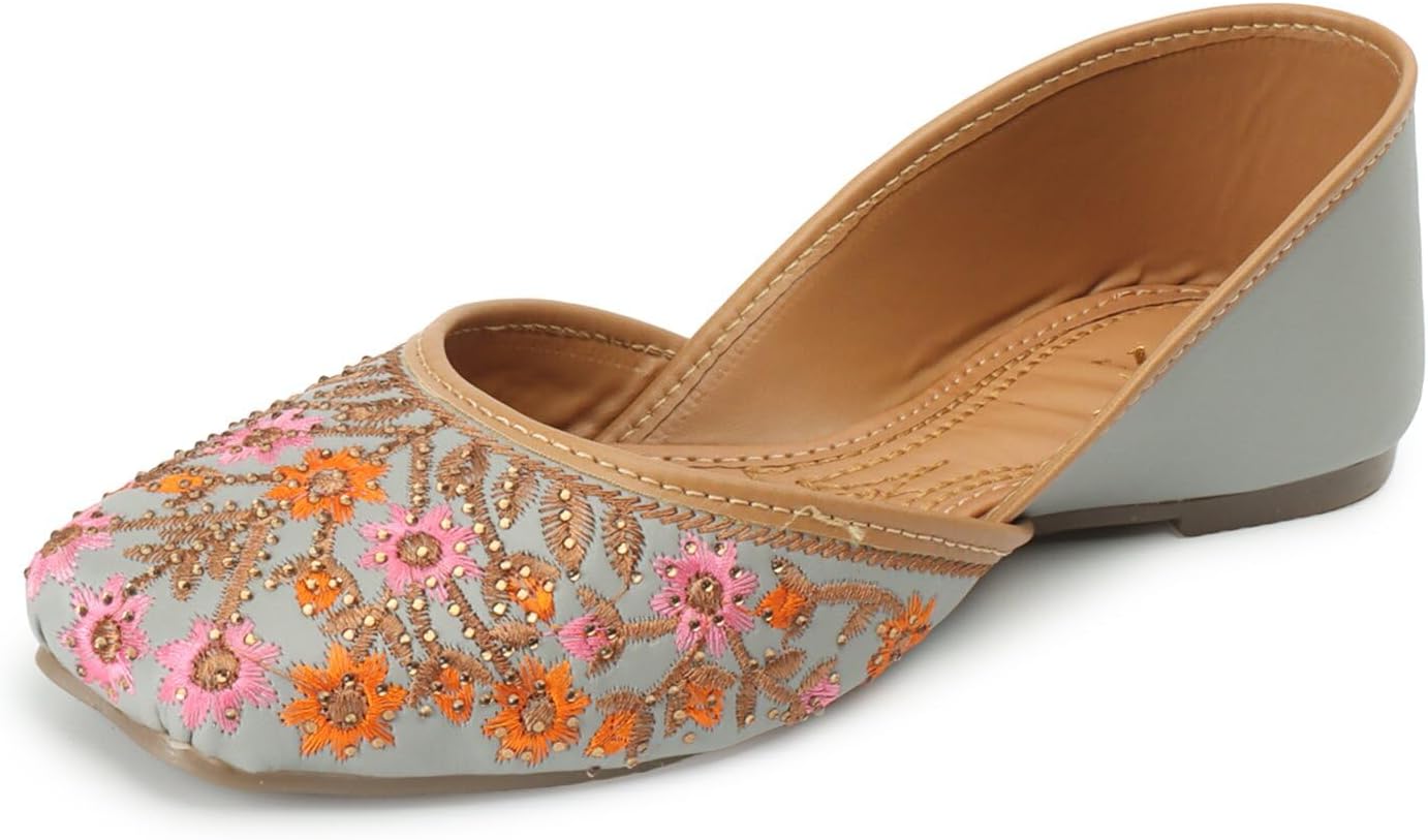 XE Looks Women's Ethnic Punjabi Juttis | Traditional Slip-On Flats with Peacock Embroidery | Cushioned Footbed for Comfort | Comfortable & Stylish Punjabi Juttis for Girls & Women