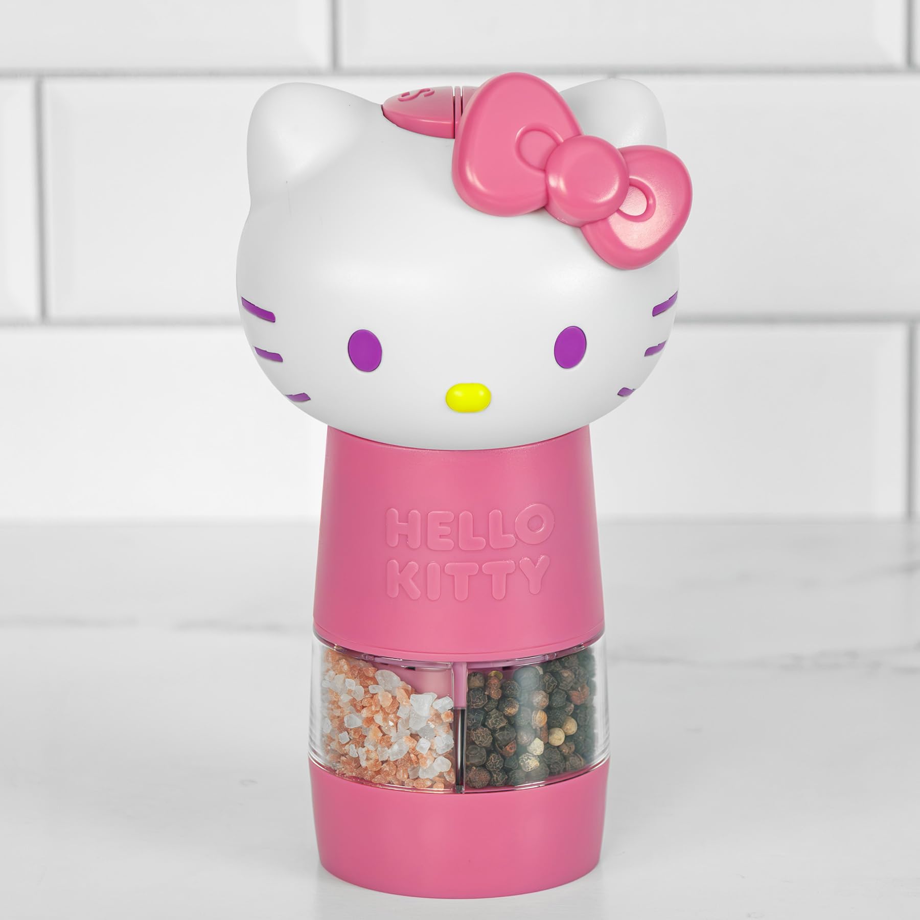 公*o様 新品未使用　Hello Kitty シューキーパー　サンリオ Sanr Amazon.com: Silver Buffalo Sanrio Hello Kitty 3D Sculpted Festive