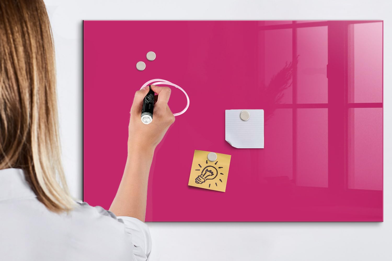 Pizarra blanca magnética de vidrio | Incluye imanes fuertes neodimio, rotulador y borrador | Superficie templada resistente al uso intensivo- 90x60 - Color rosa fuerte
