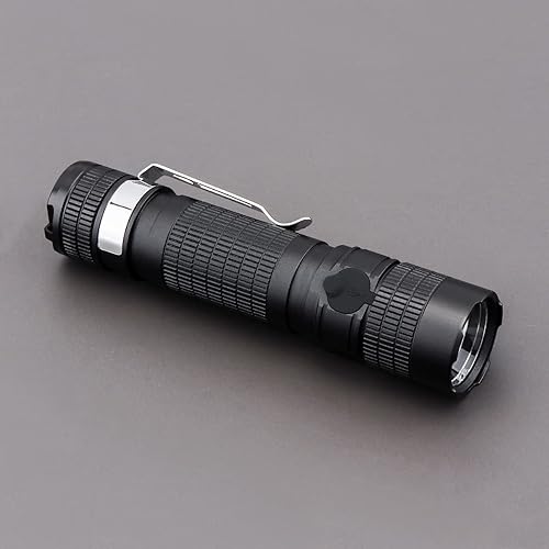 Miniatura 7 de SecurityIng EF05 Linterna magnética EDC recargable USB-C, 887 lúmenes, 5 modos de zoom, IPX-6 resistente al agua, mini linterna LED con clip, cable