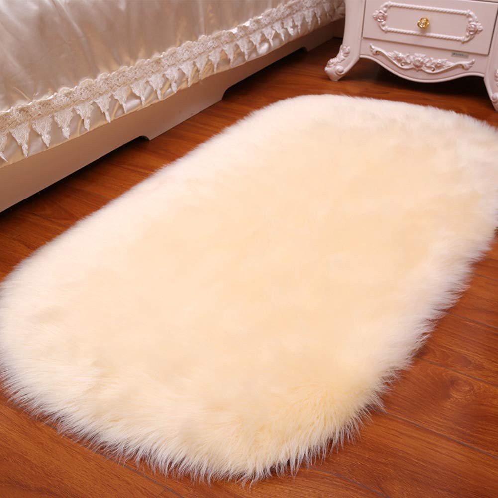 Tapis fausse fourrure mouton beige 70x120 cm pour descente de lit douillette