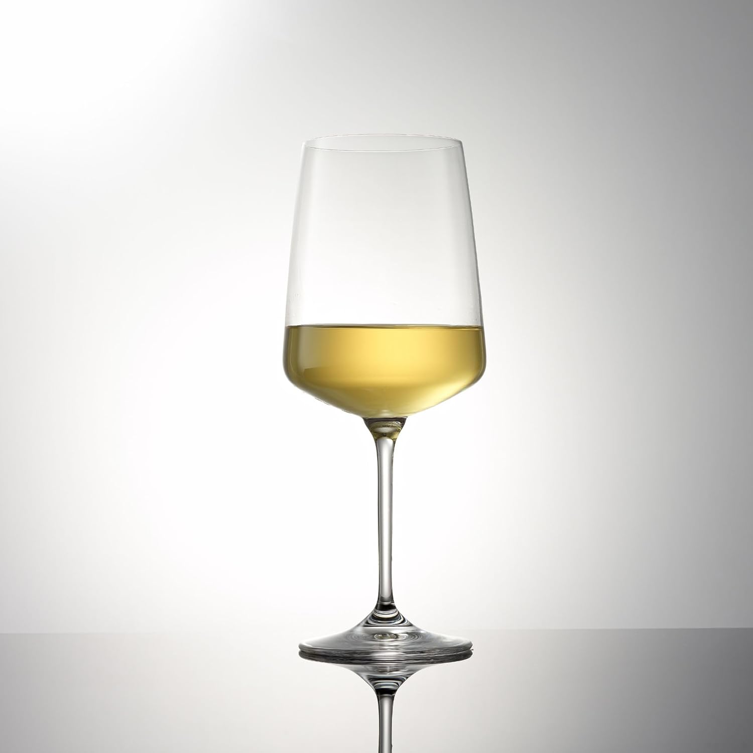 JoyJolt Sidney White Wine Glasses Set of 4 | 17 oz Modern Crystal Wine Glasses also for Red Wine | Home Bar Glass Set | Wedding Registry and Hosting Gifts | Premium Crystal Stemware Made in Europe