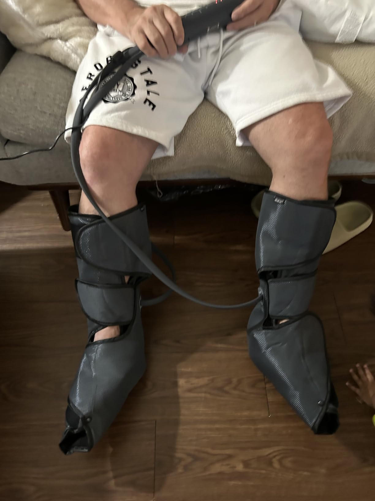 CINCOM Leg Massager with Heat and Compression, Legs Massage for Circulation and Pain Relief, Heating Calf Leg Air Compression Massager Help with Relief Edema