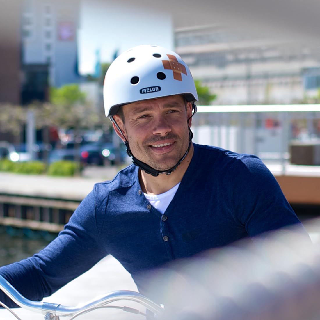 Melon Fahrradhelm für Damen, Herren und Kinder | Leichter & sicherer urbaner Cityhelm mit Magnetverschluss, individuell anpassbar
