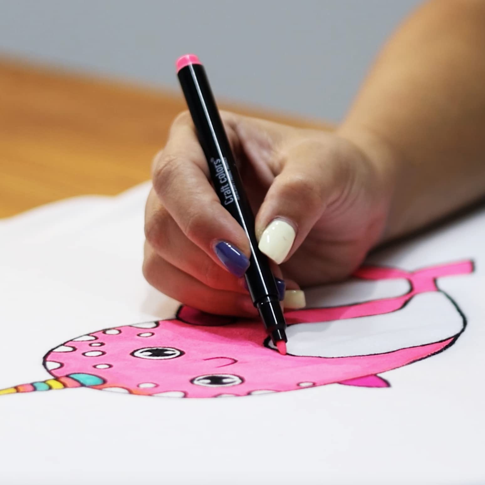 Craft Colors Set 20 Pennarelli Per Tessuti - Lavabili, Permanenti, Per Magliette E Stoffa - Foto 3