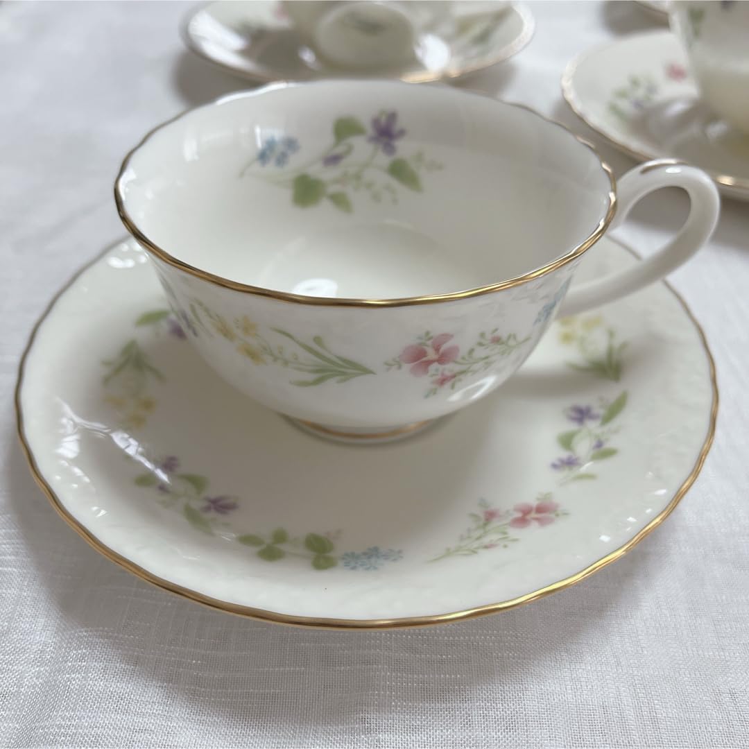 Noritake ノリタケ コンテンポラリー 花柄 カップ&ソーサー Noritake ノリタケ コンテンポラリー 花柄 カップ&ソーサー