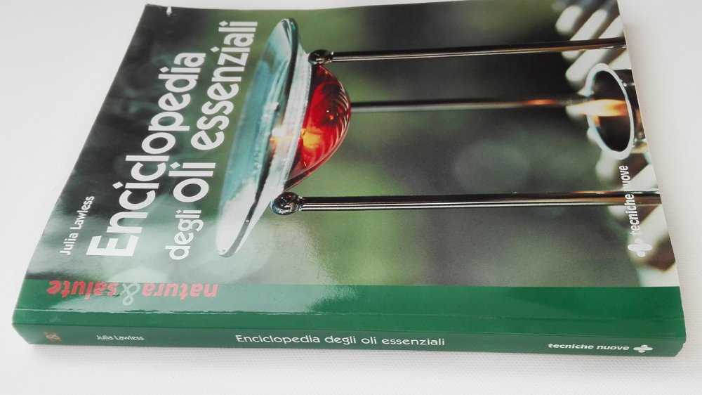 Enciclopedia degli olii essenziali