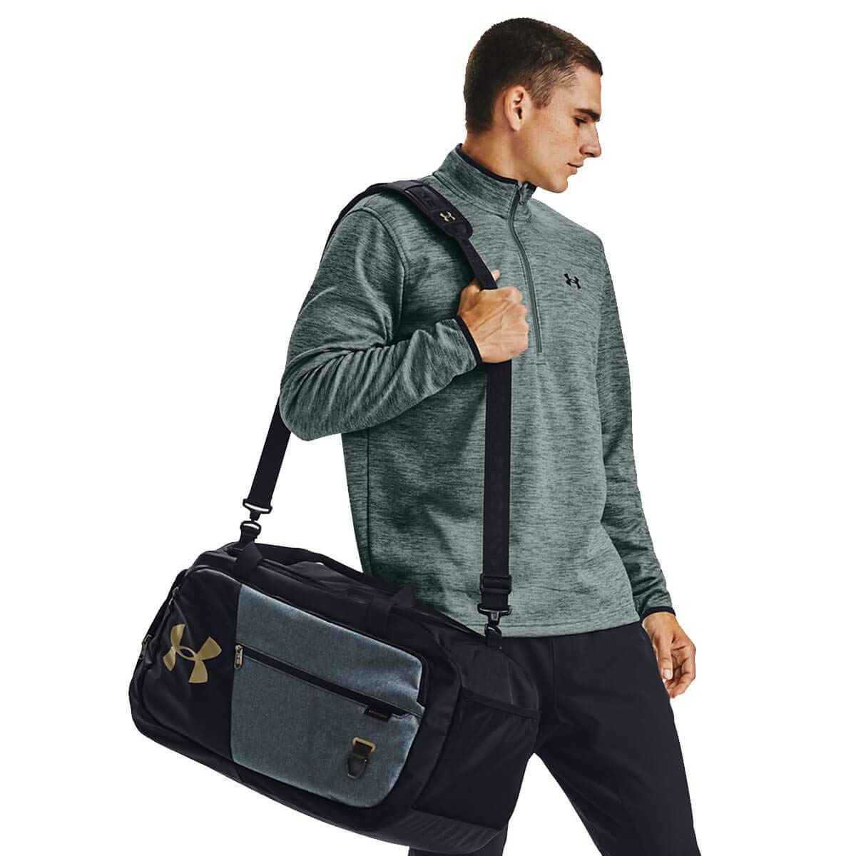 Under Armour Undeniable Duffle 4.0 Sac de sport spacieux, sac de voyage hydrofuge Unisexe, Noir (Black/Black Medium Heather/Metallic Gold Luster(001)), M