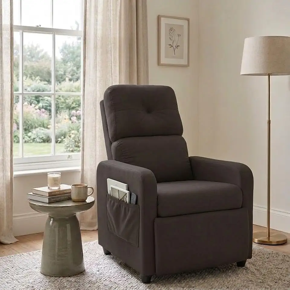 Poltrona Do Papai Vovô Maitê Estofado Suede Com Encosto Reclinável e Retrátil Sala Estar Quarto Hospital Estética Amamentação - AV (MARROM)