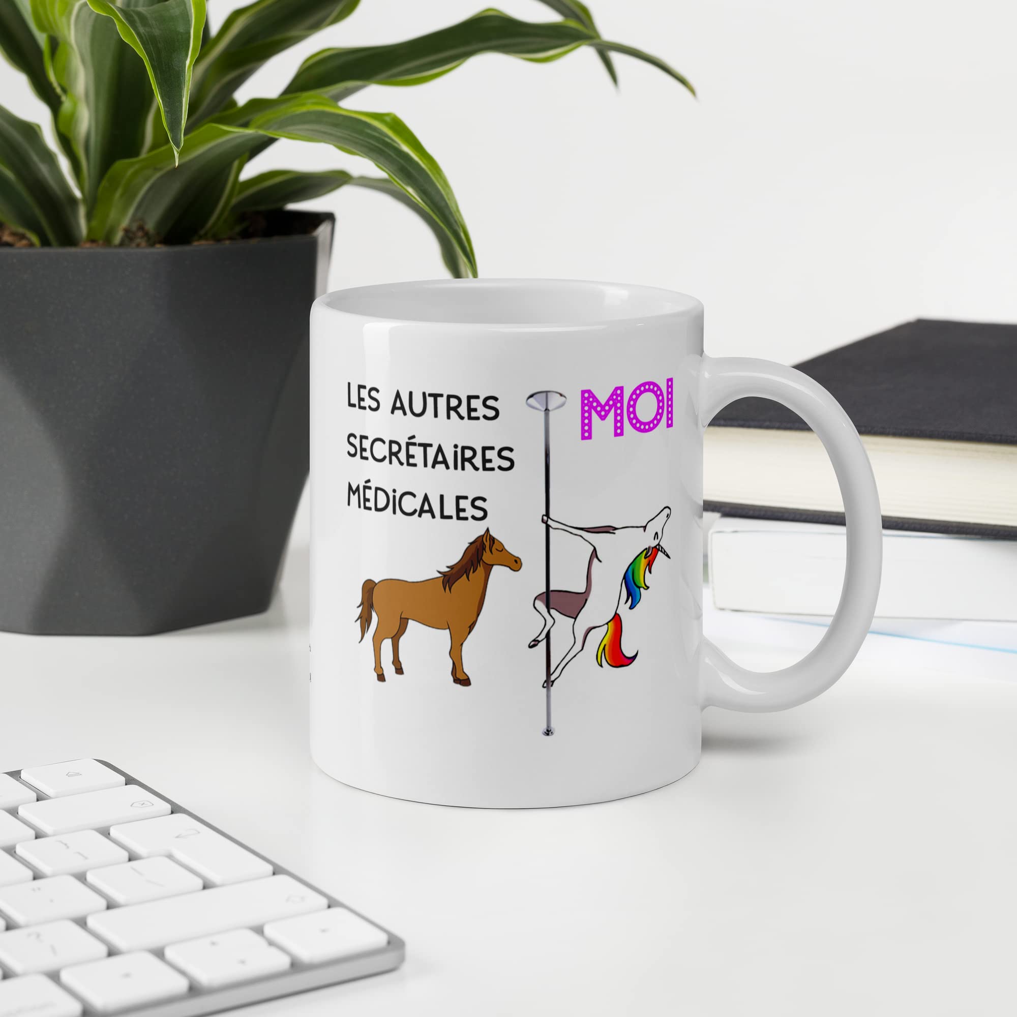 Image secondaire de Mug Humoristique Licorne pour Secrétaire Médicale - Cadeau Anniversaire Original