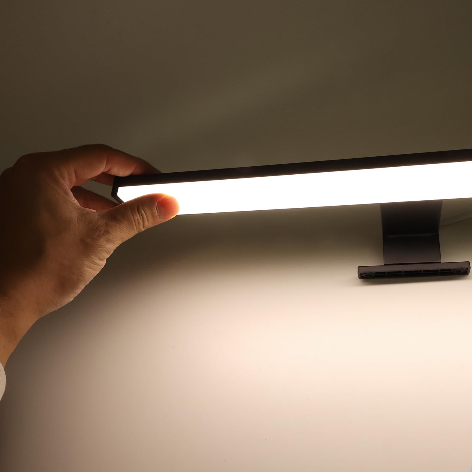 Alpinaluz Aplique LED para Espejo de Baño – Luz Blanca Neutra 4000K – IP44 – Carcasa de Aluminio y Soportes en Policarbonato Negro – Montaje en Espejo, Pared o Mueble (40cm 10W)