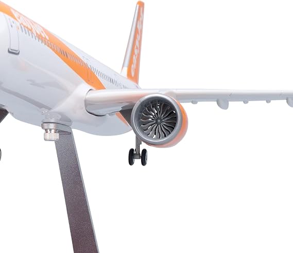 easyJet for Airbus A321 neo 1/80 Scale Resin Model Airplane Collectable Gift