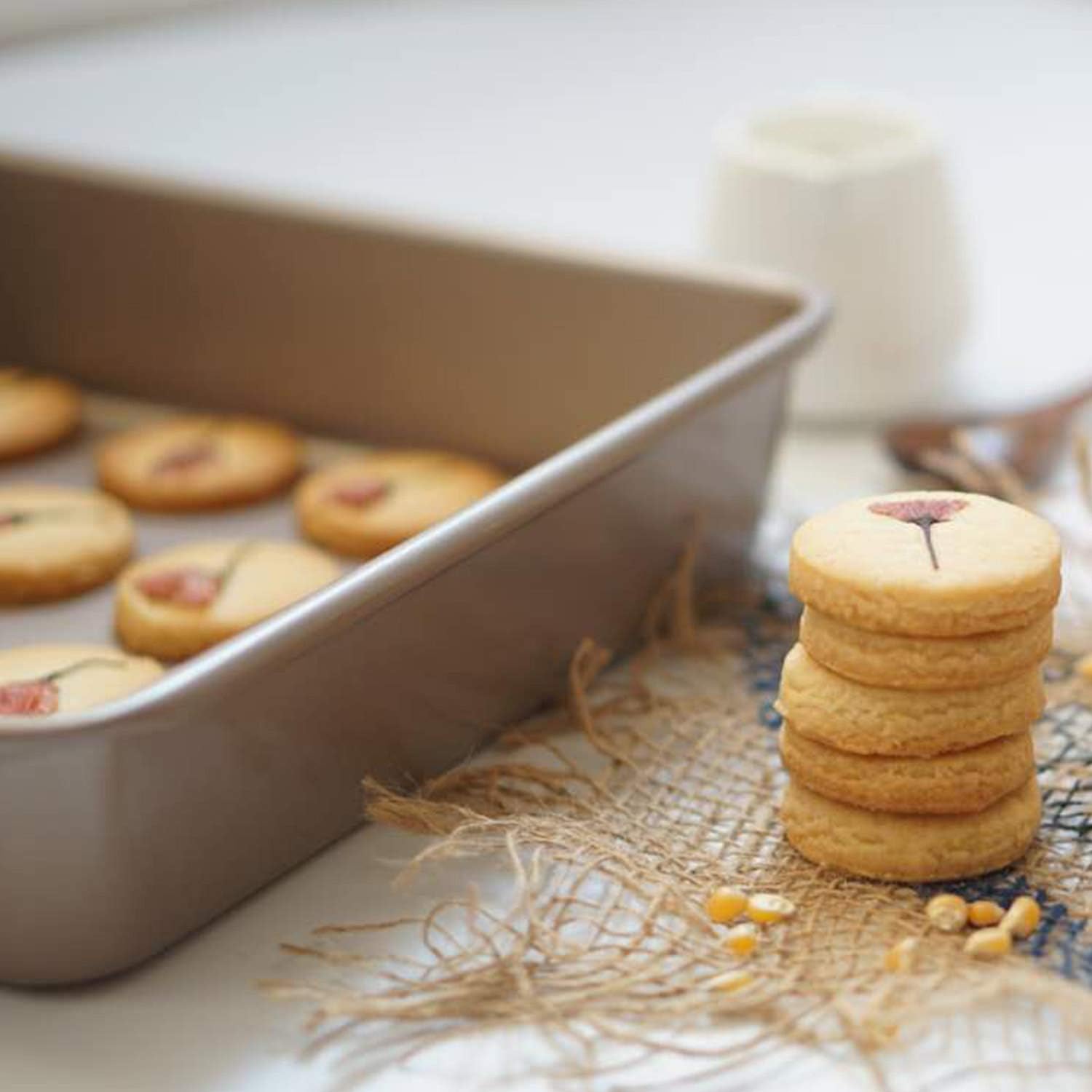 CHEFMADE Square Cake Pan, 9-Inch Bakeware Non-Stick Heavy Duty Carbon Steel Pan Deep Dish Oven Baking Mold Baking Tray Ovenware for Cakes, Bread, Pizza, Cookies - Image 7