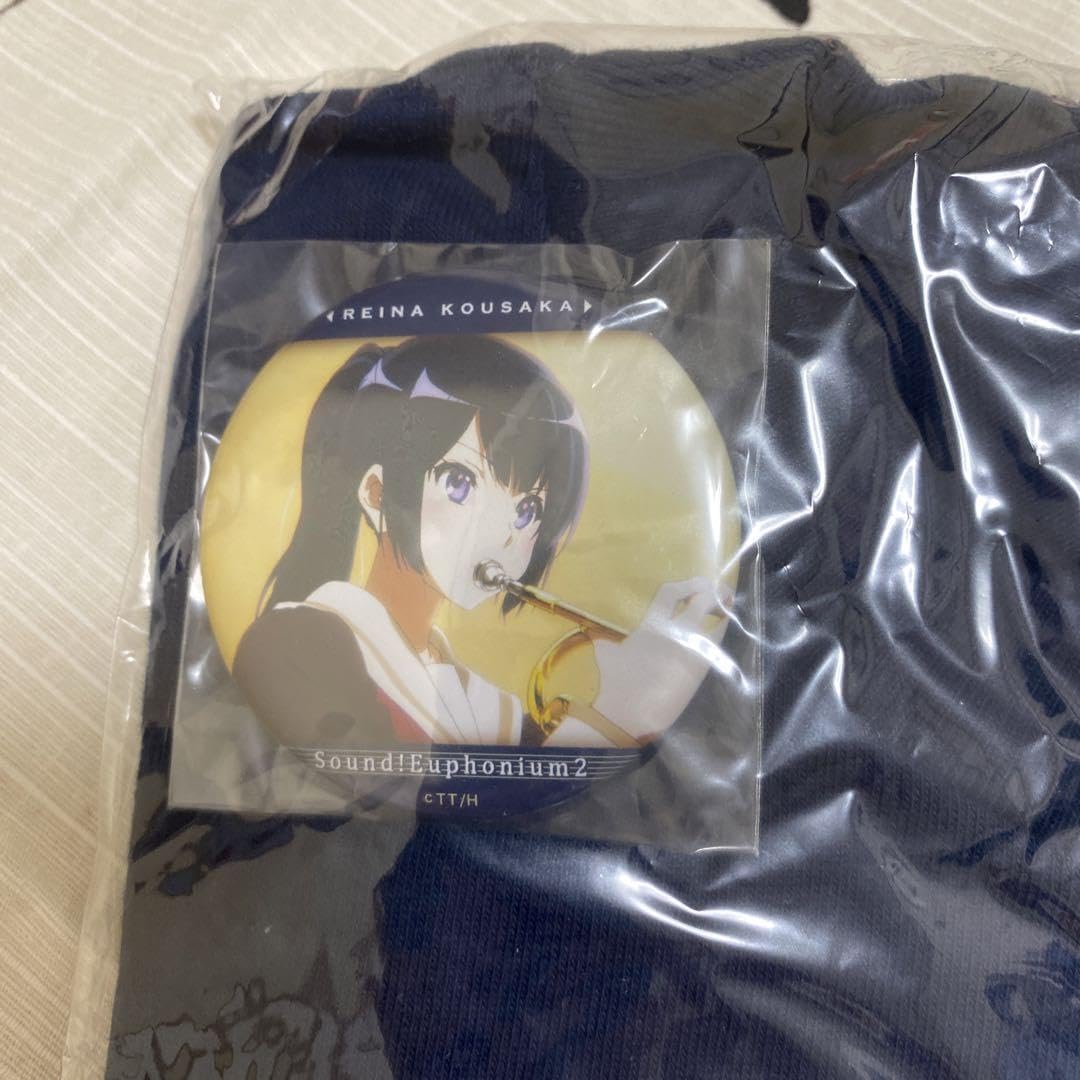 Amazon.co.jp: 響けユーフォニアム 缶バッチ付き原画Tシャツ : おもちゃ 