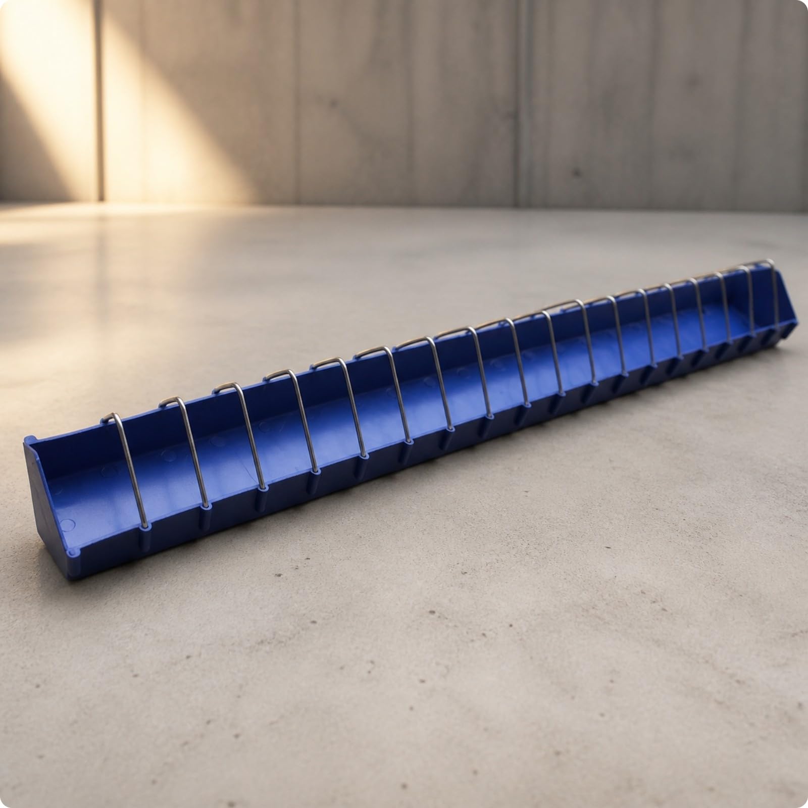 Harilla Mangiatoia con Aste Divisorie in Metallo Rinforzata Mangiatoia Rettangolare in Plastica Pratico per nti Degli Uccelli, Colombaia, Giardino, 100cm