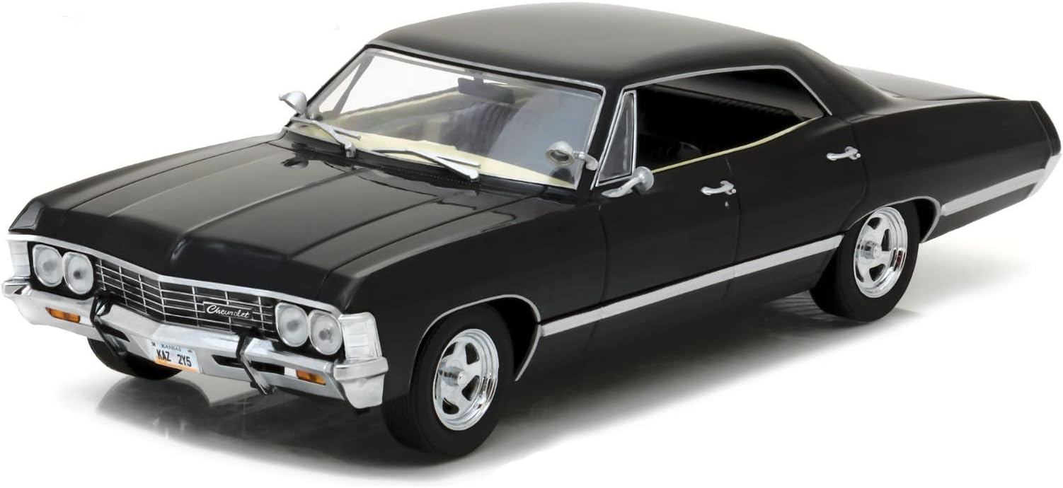 Greenlight 84035 1967 Chevrolet Impala Sport Sedan Tuxedo Black 1/24 Diecast Model Car
