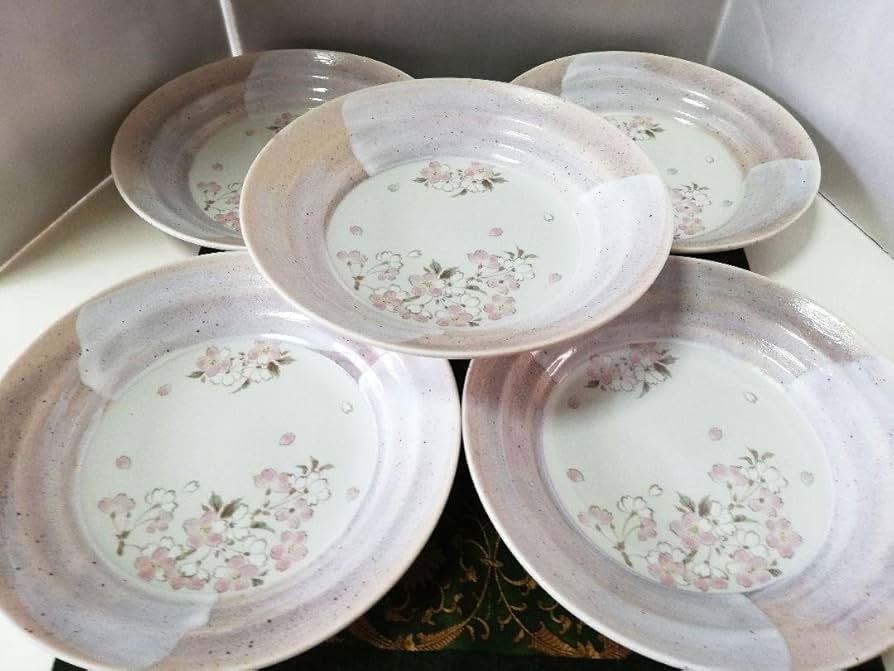 ※ブランド※安達瞳子 花柄の白い陶器皿 ブランド※安達瞳子 花柄の白い陶器皿 2025年最新】安達瞳子 皿