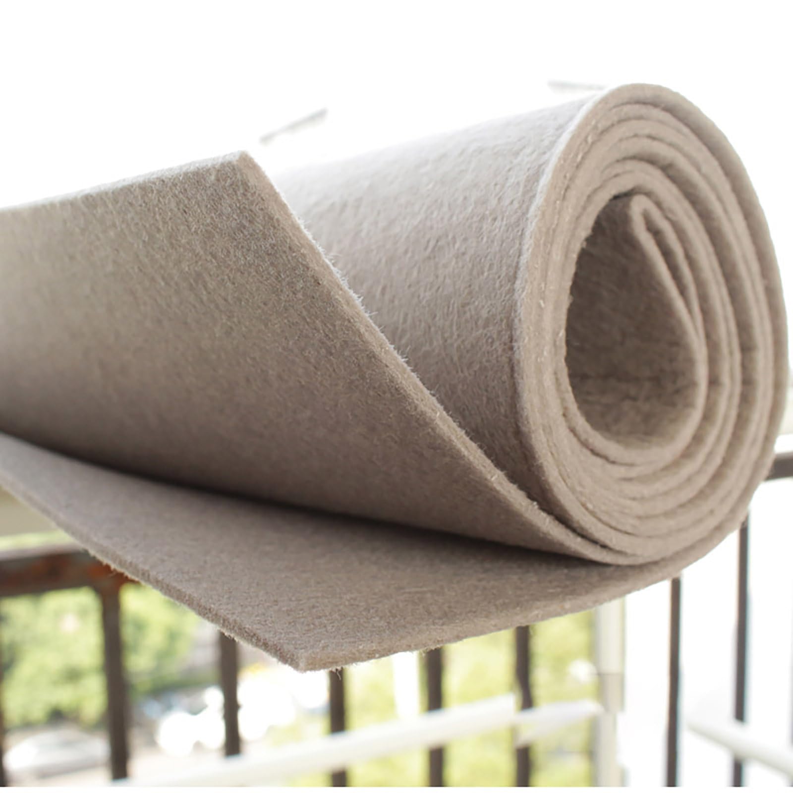JINDAOSH 100x100cm 3mm Thick Non woven felt fabric Sheets Kindergarten DIY craft felt sheet Material for Sewing Cushion Padding Embroidery Decorations(Color:khaki)