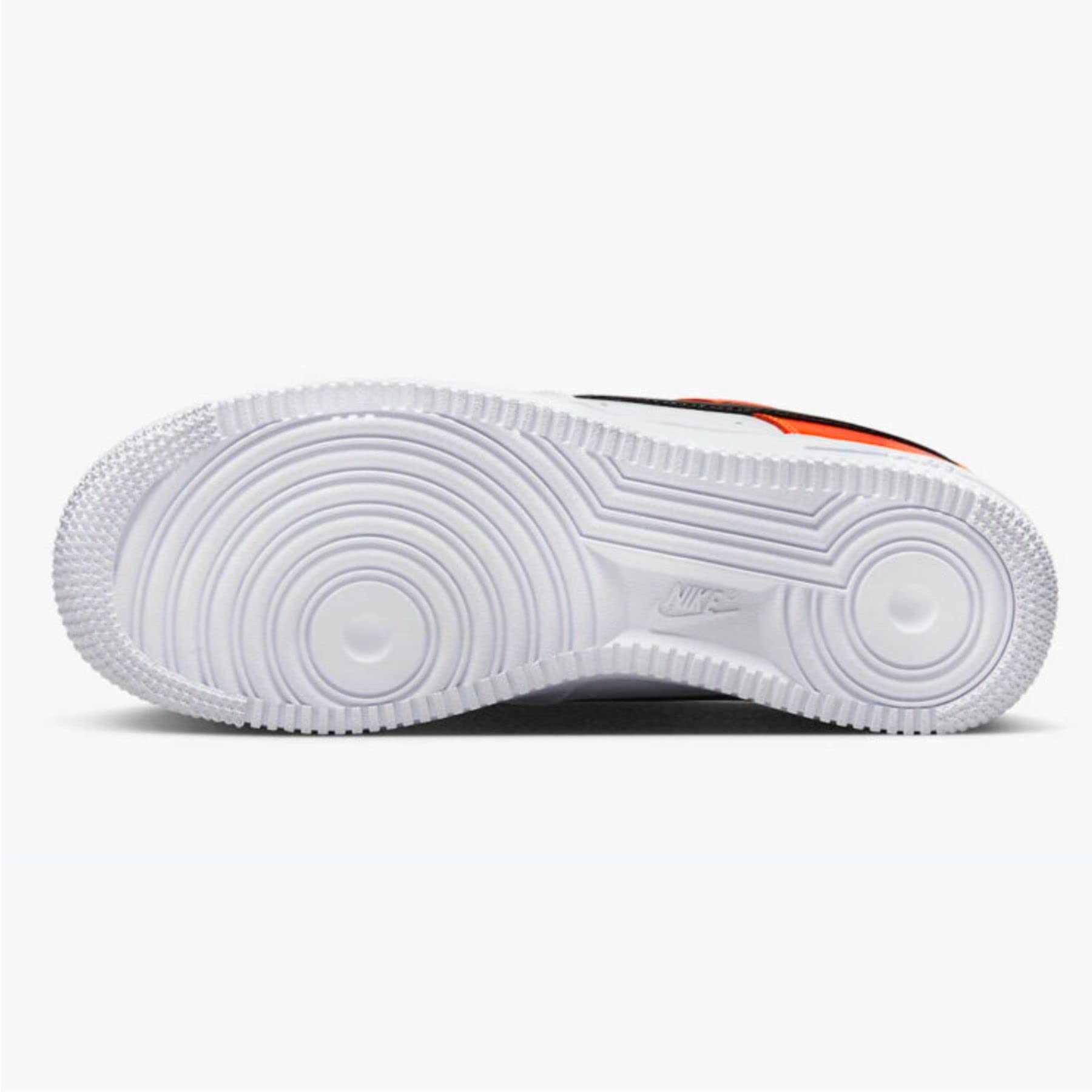Nike - Air Force 1 07 Ess W - DJ9942103 - Couleur: Blanc-Orange - Pointure: