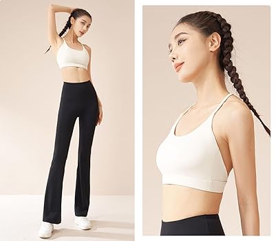 【関税込み】Yasmine Eslami ブラック Lou Yoga スポーツブラ Yasmine Eslamiのブラック Lou Yoga スポーツブラがセール中