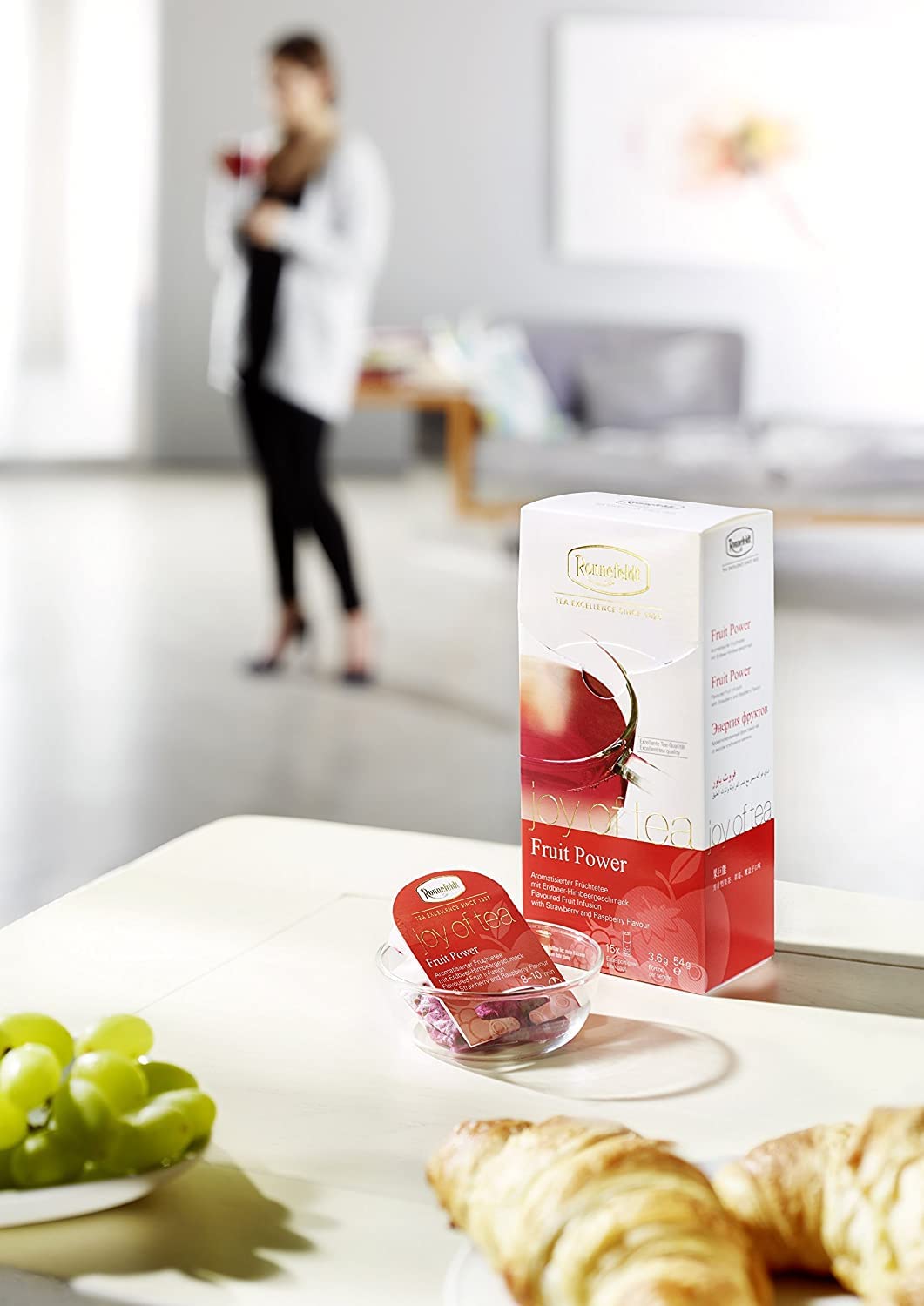 Ronnefeldt Fruit Power 'Joy of Tea' herbata owocowa o smaku truskawkowo-malinowym, 15 torebek herbaty, 54 g, ilość: 6 sztuk