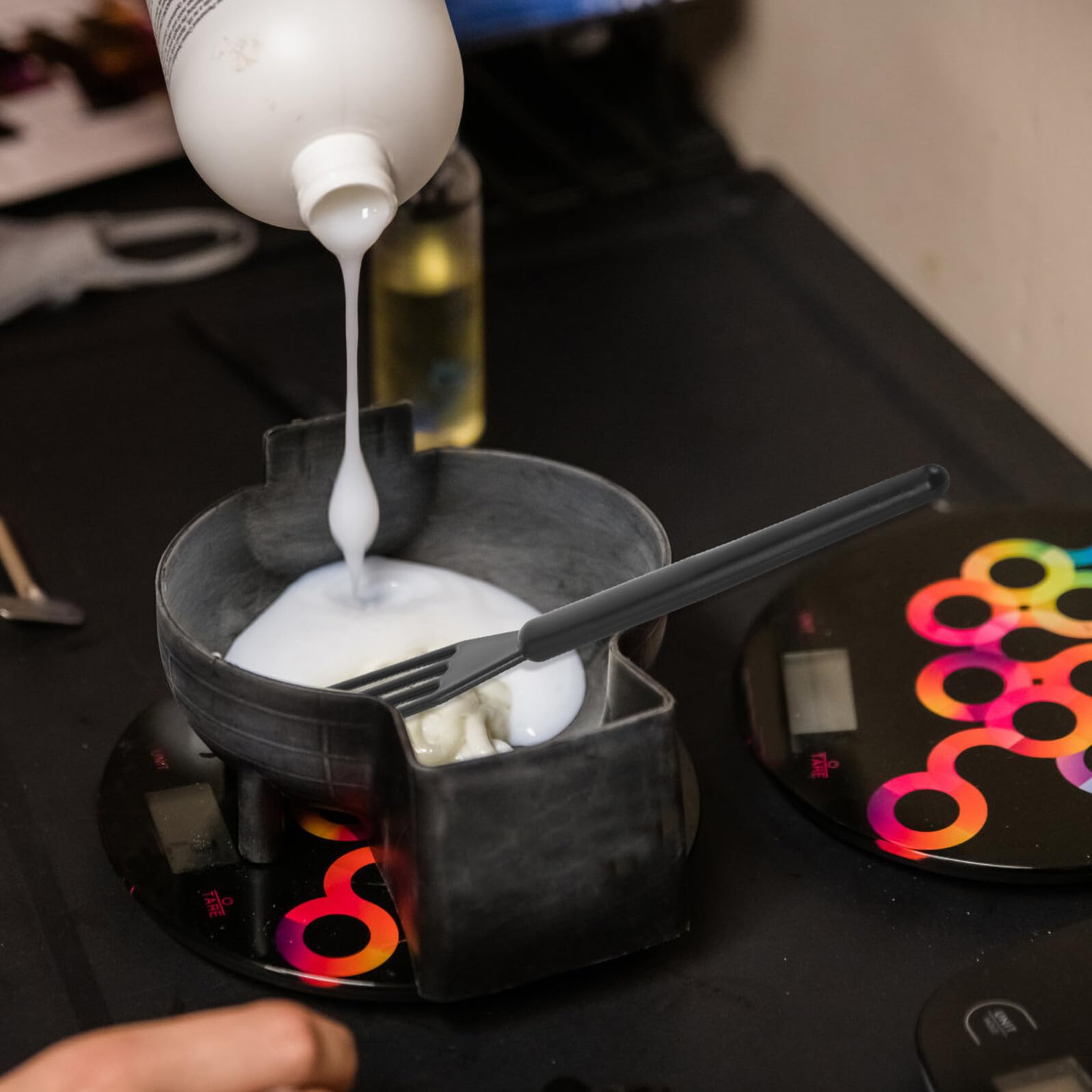 Miscelatore per Tinte Professionali 10 Pezzi in Plastica Nero, Frusta per Mescolare Colore Chioma Compatibilità Versatile per Saloni e Fai da Te