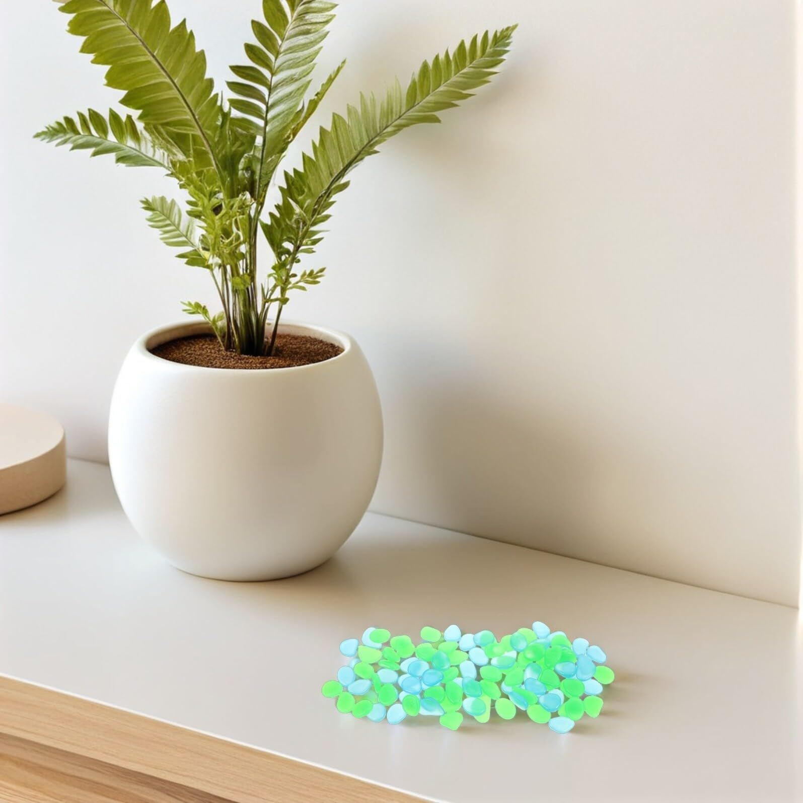 INOOMP 500 Pezzi Ciottoli da Giardino Luminosi Pietre Decorative Fosforescenti in Resina Sicura per Acquari e Percorsi Esterni Ciottoli Brillanti Blu-verde per Decorazioni Notturne