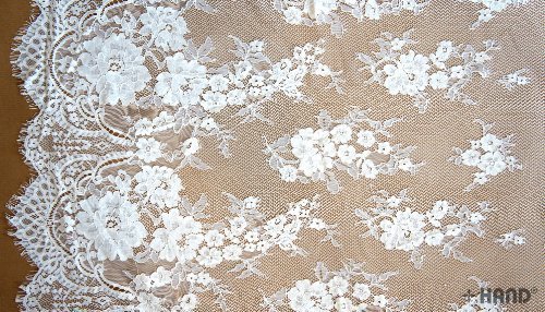 Dentelle large corded La Main® au mètre | Tissu vintage haute couture pour robe