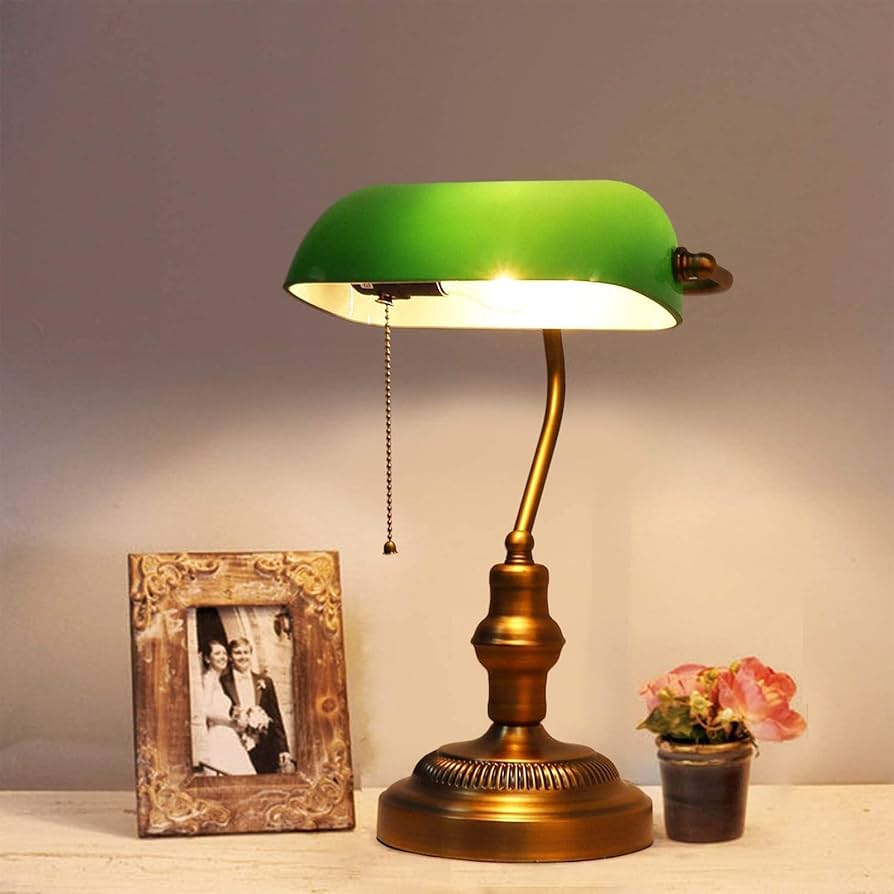 Amazon.co.jp : 照明角度の方向を調整できるテーブルランプ