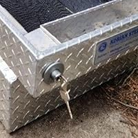 Vista 6 de Adrian Steel 28333-0, Conjunto de cilindro de bloqueo de botón y llave para cajas de herramientas