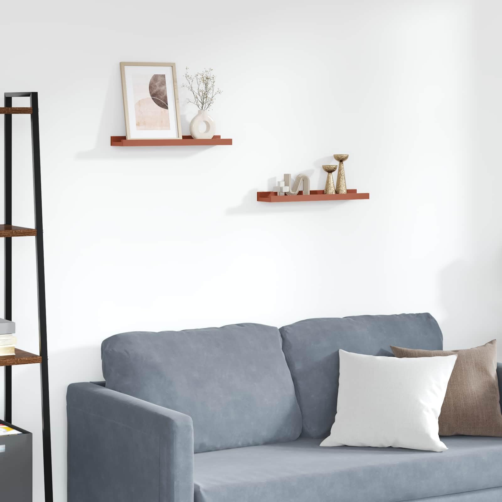 Étagères murales flottantes bois rouge 40cm pour optimiser l'espace du salon