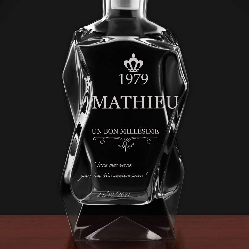 Maverton Décanteur à Whisky gravé - Carafe en verre - Carafe Whiskey - cadeau personnalisé - Idee cadeau homme - Cadeaux anniversaire homme avec personnalisation - Cadeau Noel - Millésime
