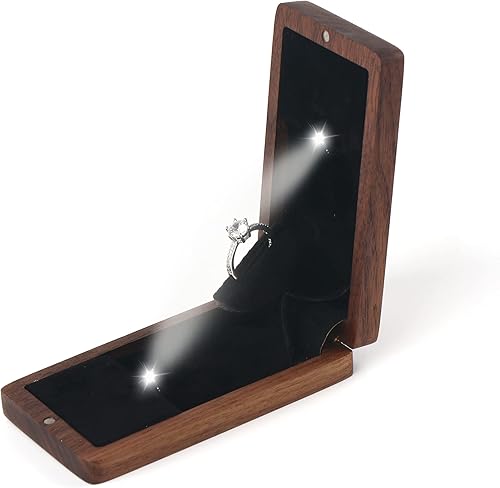 Yookin Caja de anillos de propuesta de madera con luz LED, caja de anillo de compromiso con estrellas gemelas, caja de anillo giratoria delgada y