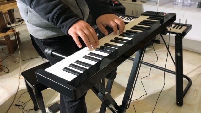 Amazon.com: KONIX PJ49Z 49 Key Piano Keyboard, Portable